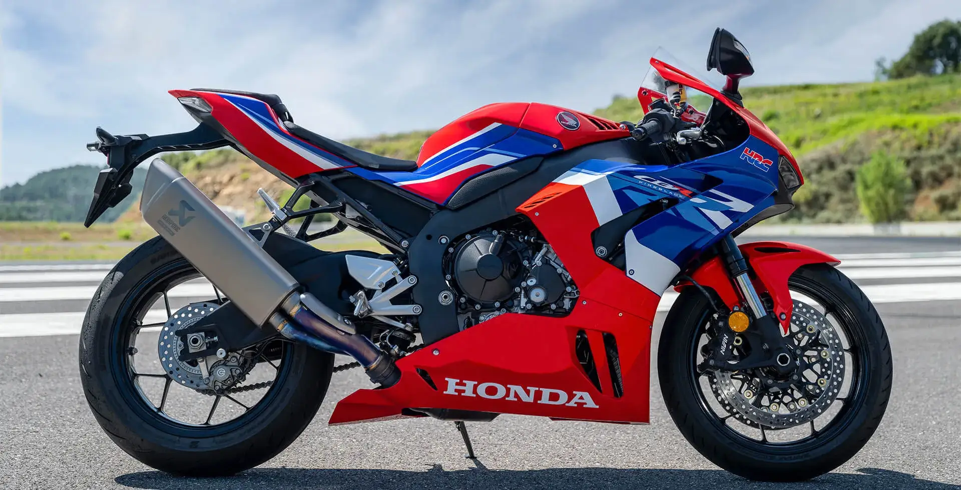 Honda CBR 1000RR-R SP traz tecnologia das pistas para as ruas